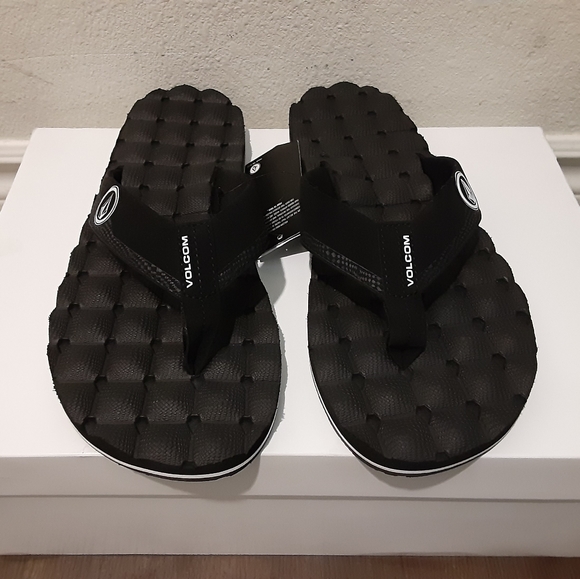 Volcom - Picture 2 of 3